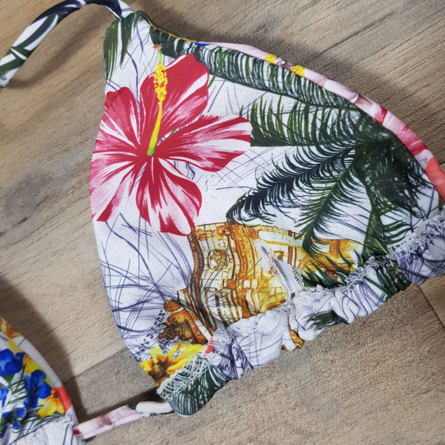 Costum de baie cu slip brazilian si imprimeu floral Marymar