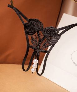 Bikini din dantela cu decupaj si perle inghinal Negru Lara- MG15